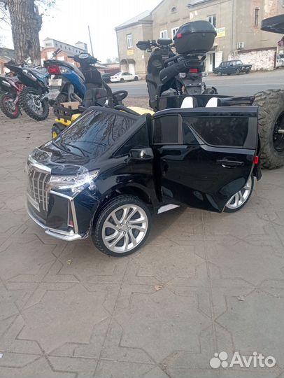 Детский электромобиль новый