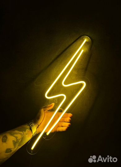 Неоновая вывеска на заказ Маникюр
