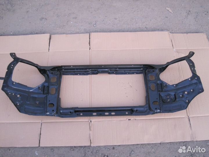 Передняя панель телевизор Toyota Land Cruiser 120