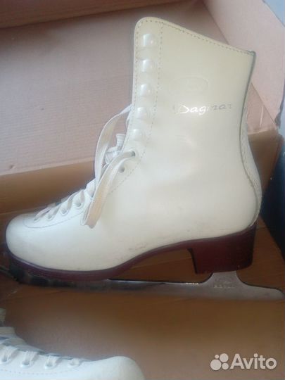 Коньки фигурные botas