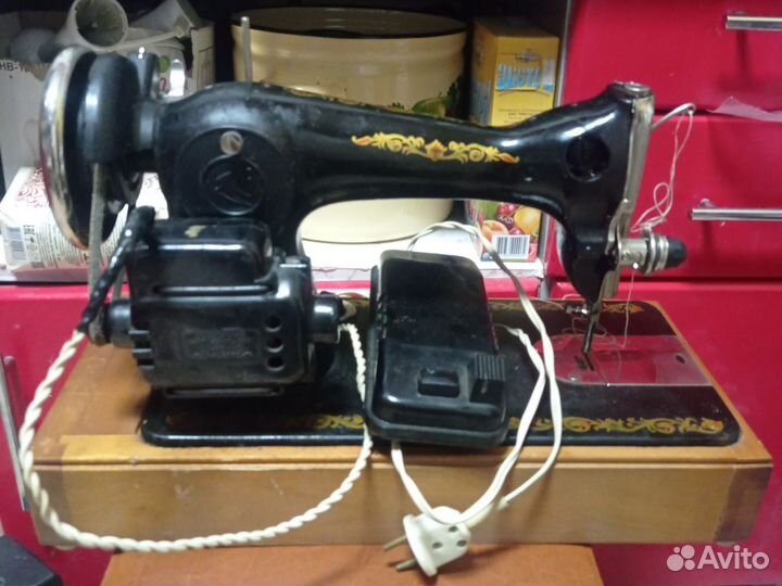 Швейная машина чайка,ножная на запчасти