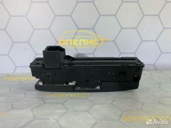 Кнопка аварийки Opel Astra J OPC A20NFT 2015