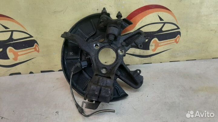 Поворотный кулак передний правый Skoda Octavia А5