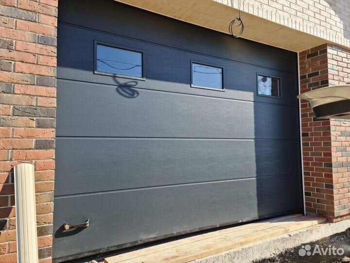 Секционные ворота в гараж