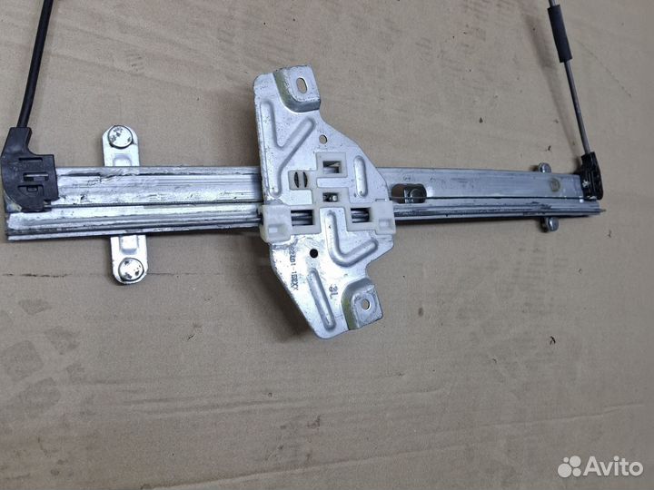 Стеклоподьемник передний левый Kia Picanto 2 купэ