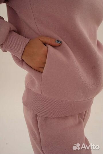 Женский спортивный костюм