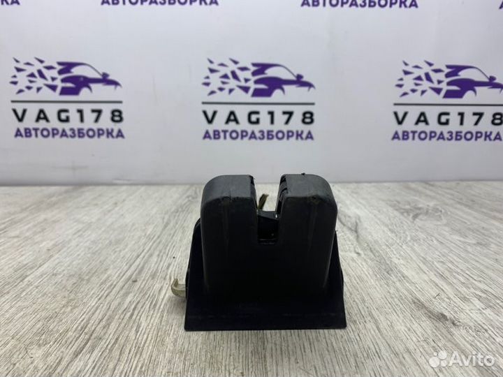 Замок багажника Audi A6 C6 caha 2.0 TDI 2011