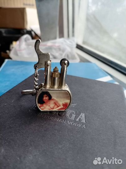 Винтажная газовая зажигалка раритет коллекционная