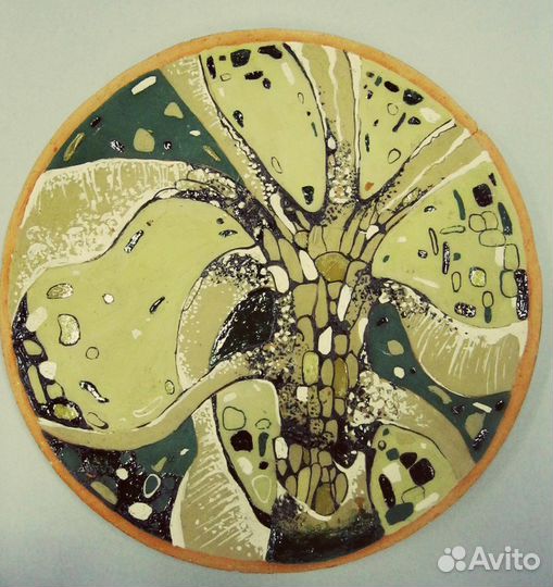 Декоративное керамическое блюдо