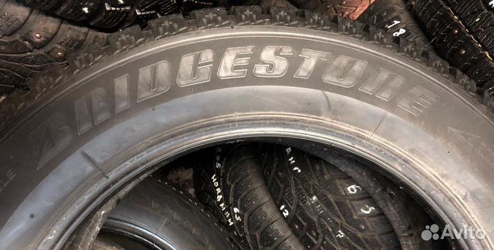 Bridgestone Ice Cruiser 7000 215/60 R17