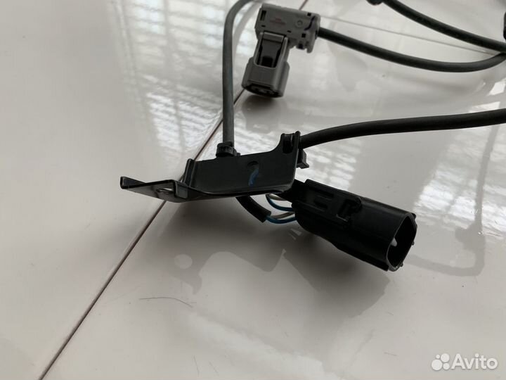 Датчик ABS Toyota Hilux GGN15 895160K010