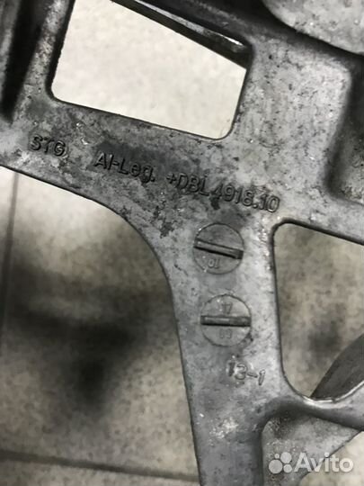 Кронштейн фары L для Mercedes-Benz C-Klasse W205