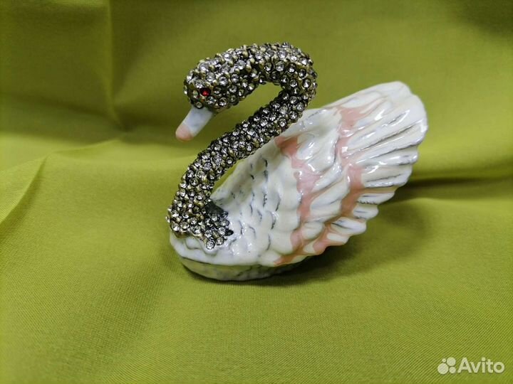 Шкатулки металлические