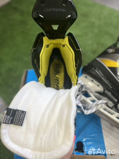 Хоккейные коньки bauer
