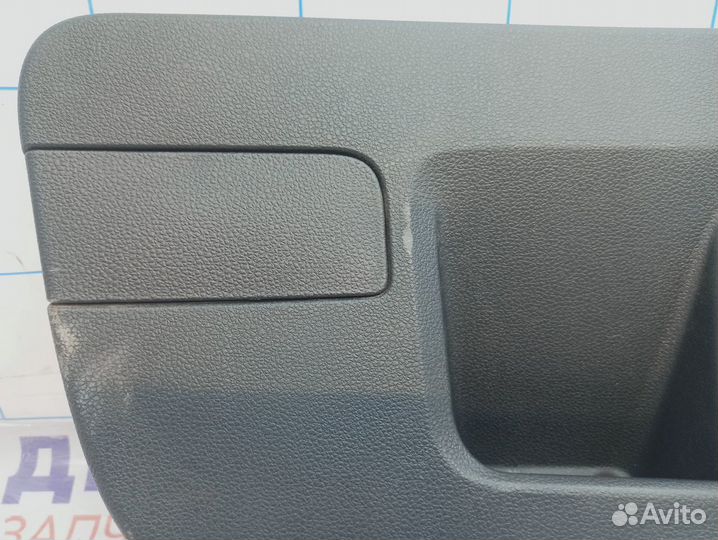 Обшивка крышки багажника Volkswagen Jetta (A6) 5C6