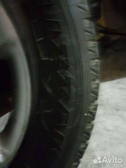 Bridgestone Blizzak Ice 235/65 R17