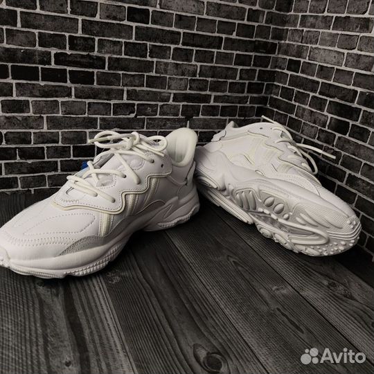 Кроссовки Adidas Ozweego