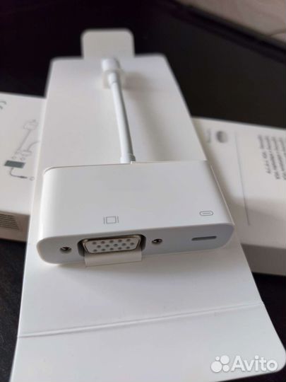 Кабель Apple Lightning to VGA Adapter Новый