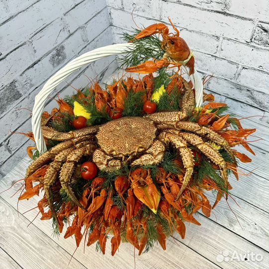 Корзина с раками и крабом/ Подарки мужчинам
