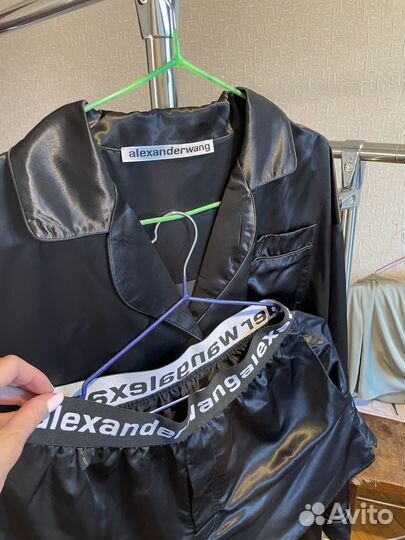 Костюм атлас мед. одежда 44р