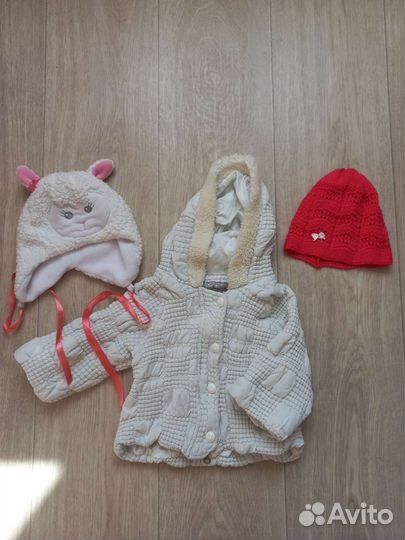 Лёгкая куртка и 2 шапочки 6-10 мес