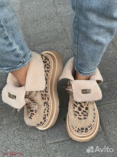 Зимние ботинки Miu Miu женские