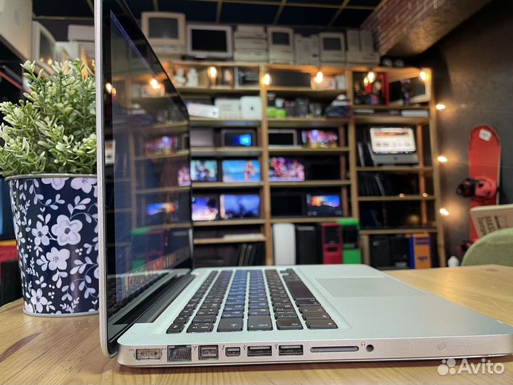 Apple MacBook Pro 13.3 / Core i5 / 6gb / SSD 256