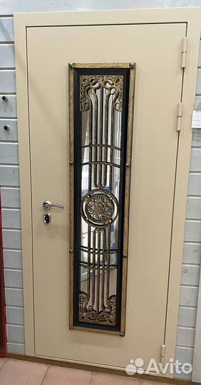 Входная дверь