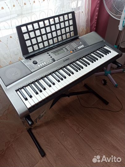 Синтезатор yamaha psr r300