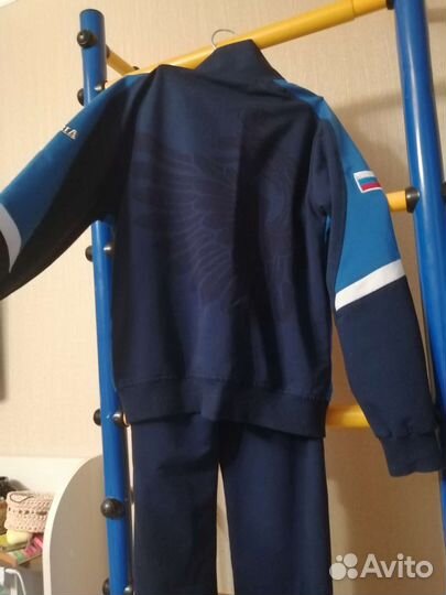 Спортивный костюм для мальчика 140