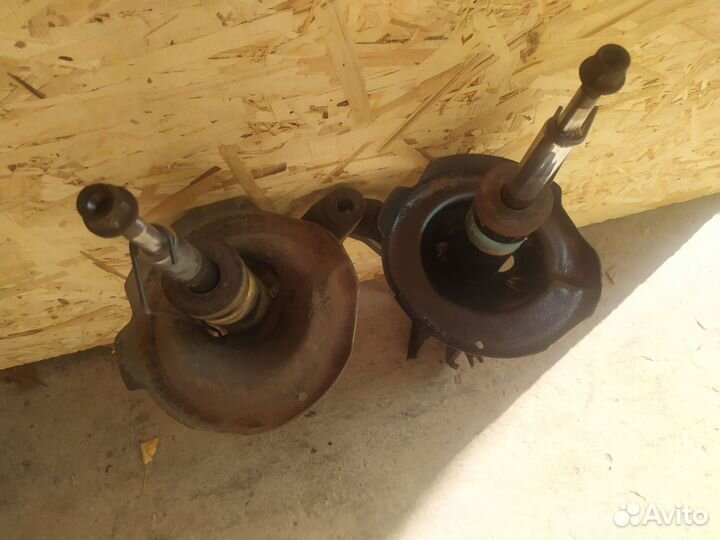 Стойки амортизатора задние honda civic eu es