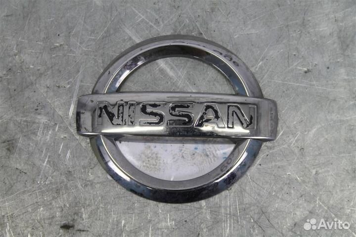 Эмблема двери багажника Nissan Sentra B17