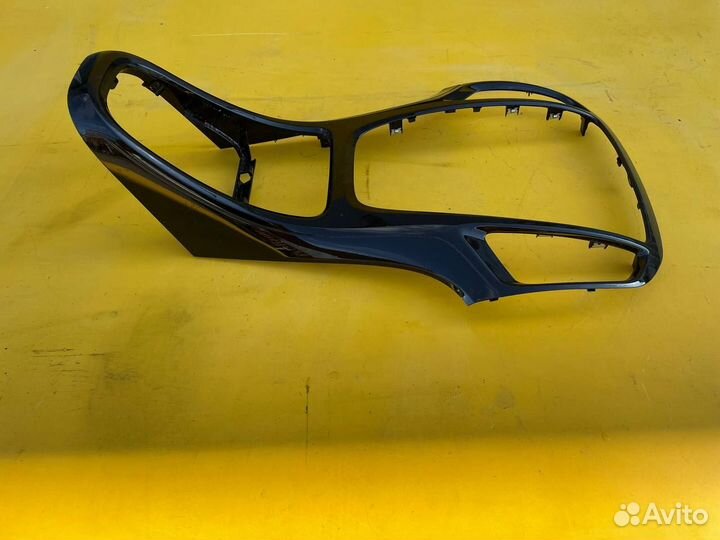 Рамка магнитолы Opel Astra J GTC черная глянец