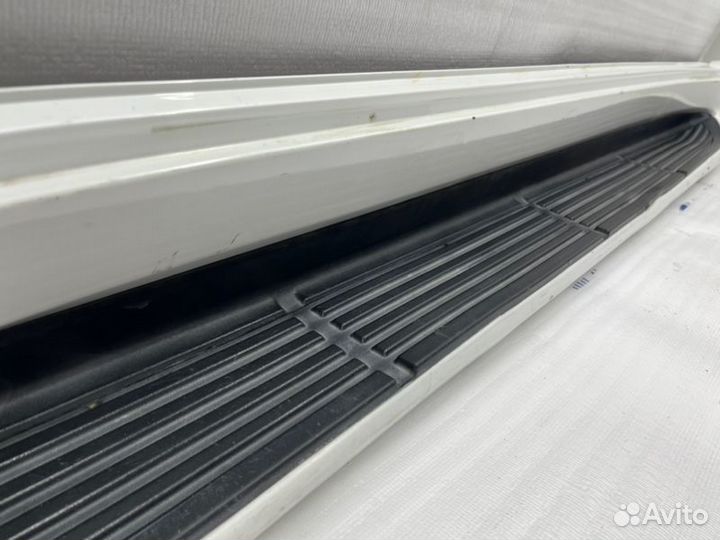 Порог правый Toyota Land Cruiser 200 2012-2021