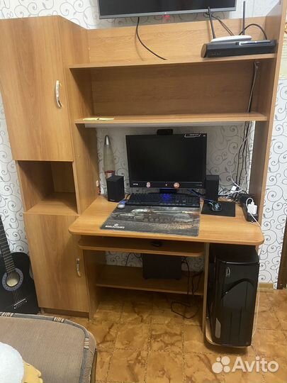 Компьютерный стол