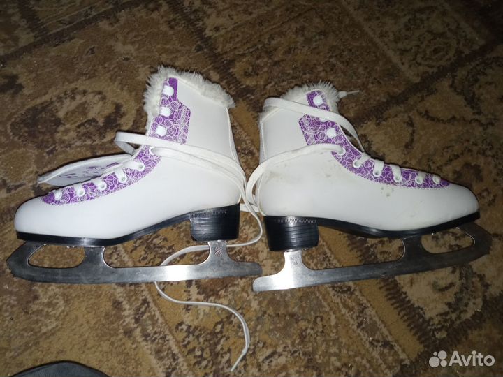 Коньки фигурные женские