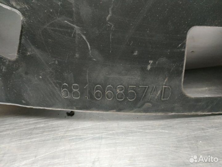 Шумоизоляция пола правая Jeep Grand Cherokee WK2