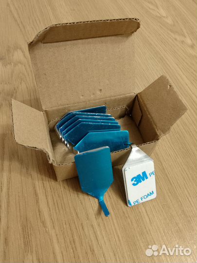 Крючки самоклеющиеся