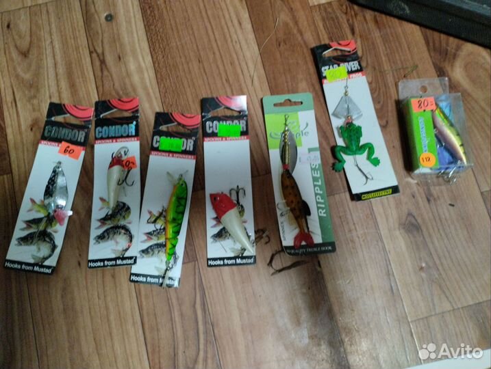 Воблера и блесна набор