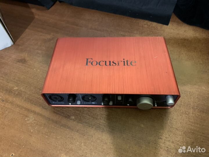 Звуковая карта Focusfite Scarlett 2i4