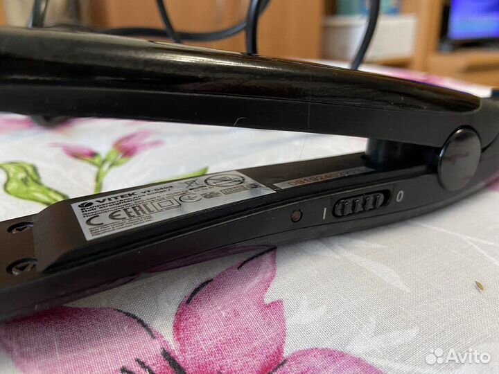Выпрямитель для волос Vitek VT-8403