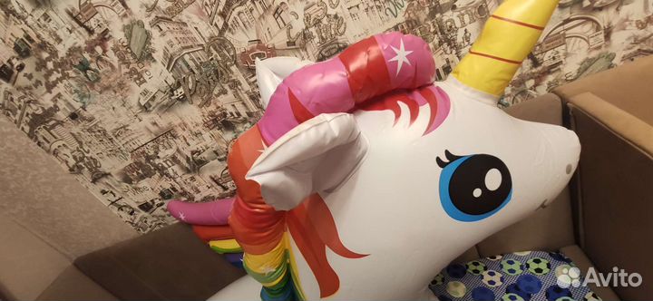 Надувной единорог