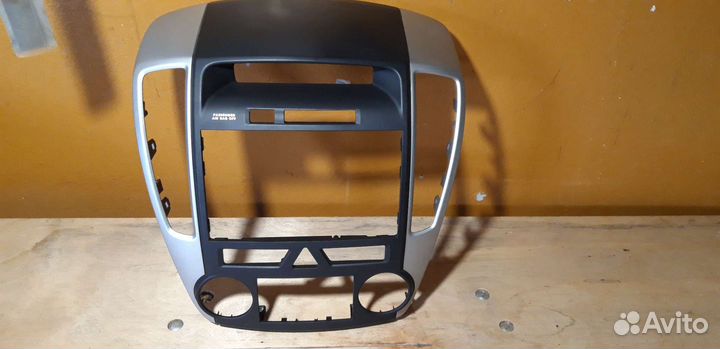 Рамка магнитолы KIA ceed 2011