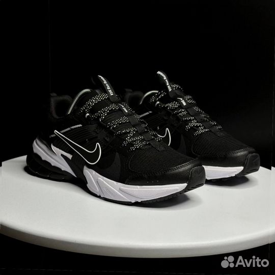 Кроссовки Nike V2K Run Runtekk black and white