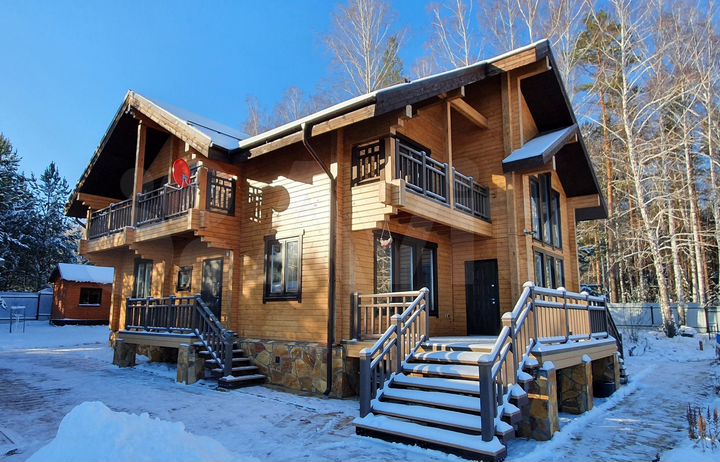 Коттедж 239 м² на участке 28 сот.