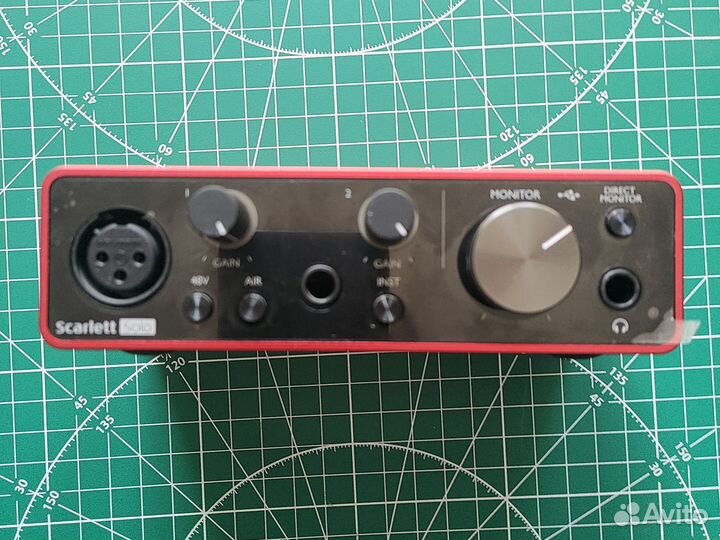 Focusrite solo gen 3 звуковая карта и наушники