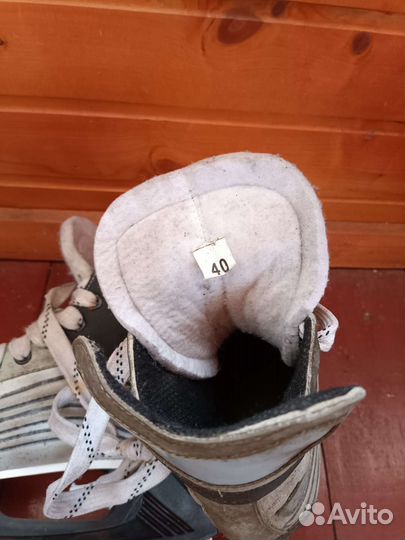 Коньки хоккейные