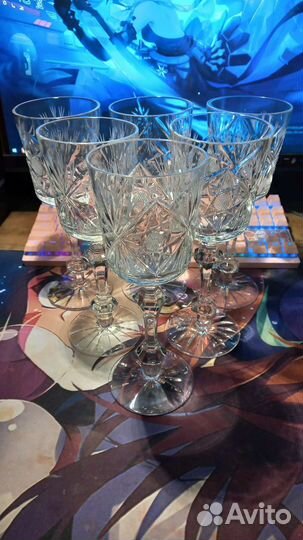 Хрустальные фужеры кубки