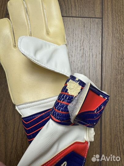 Вратарские перчатки Adidas Fingersave размер 8