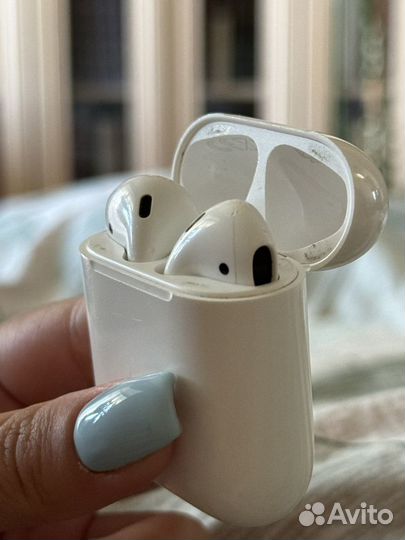 Apple AirPods 2